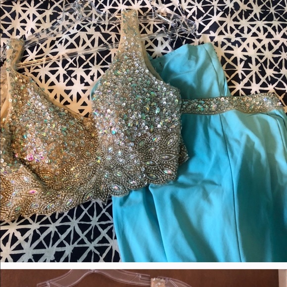 TWO PIECE WHITE GOLD SEQUIN PROM FORMAL DRESS - Picture 5 of 8